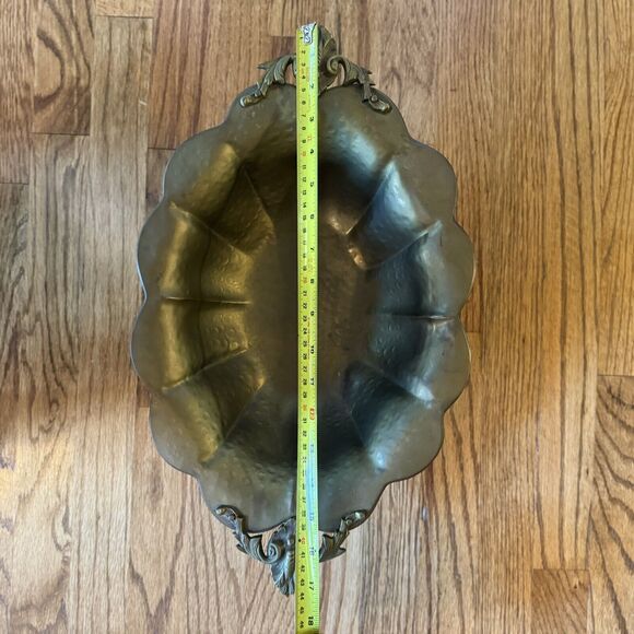 VTG Brass Large 17" Bowl Patina Scalloped Footed Centerpiece Hand Crafted India - Picture 10 of 16